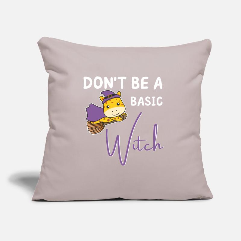 Giraffe Halloween Hexen don't be a basic witch Sofakissenbezug 45 x 45 cm