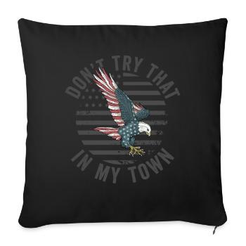 Versuchen Sie das in einer Kleinstadt American Flag Eagle - Sofakissenbezug 45 x 45 cm - Schwarz - Vorne