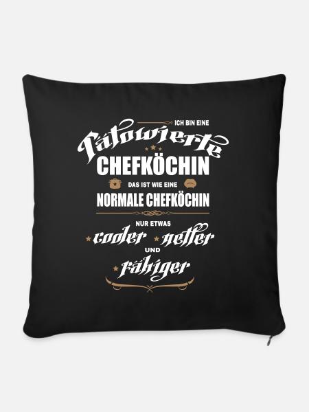 Chefköchin mit Tattoos. Tätowierte Köchin. - Sofakissenbezug 45 x 45 cm - Schwarz