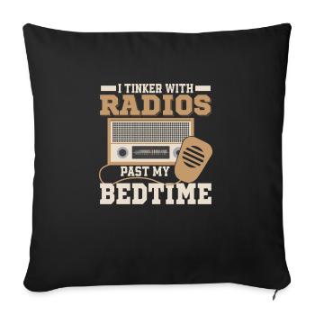 Je bricole avec des radios devant mon opérateur du coucher Ama - Housse de coussin décorative 45 x 45 cm - noir - Devant