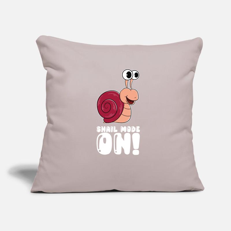 Mode escargot activé Housse de coussin décorative 45 x 45 cm
