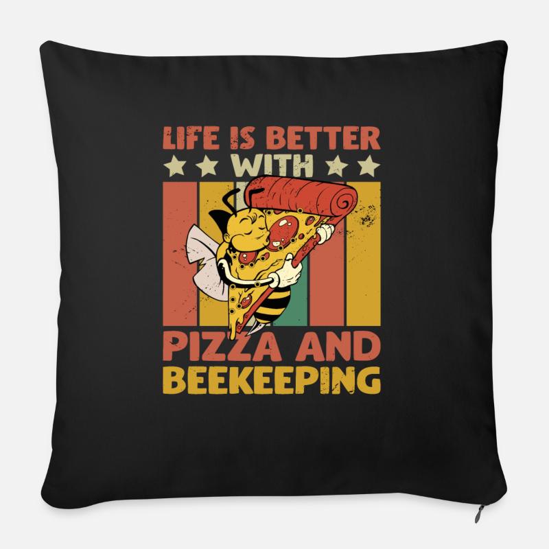 LIFE IS BETTER WITH PIZZA AND BEEKEEPING - Sofakissenbezug 45 x 45 cm - Schwarz