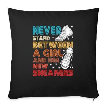 "Never between a girl and her new one - Sofa pillowcase 17,3'' x 17,3'' (45 x 45 cm) - black - Front