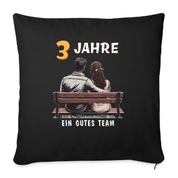 3 YEARS A GOOD TEAM MAN WOMAN - Sofa pillowcase 17,3'' x 17,3'' (45 x 45 cm) - black - Front