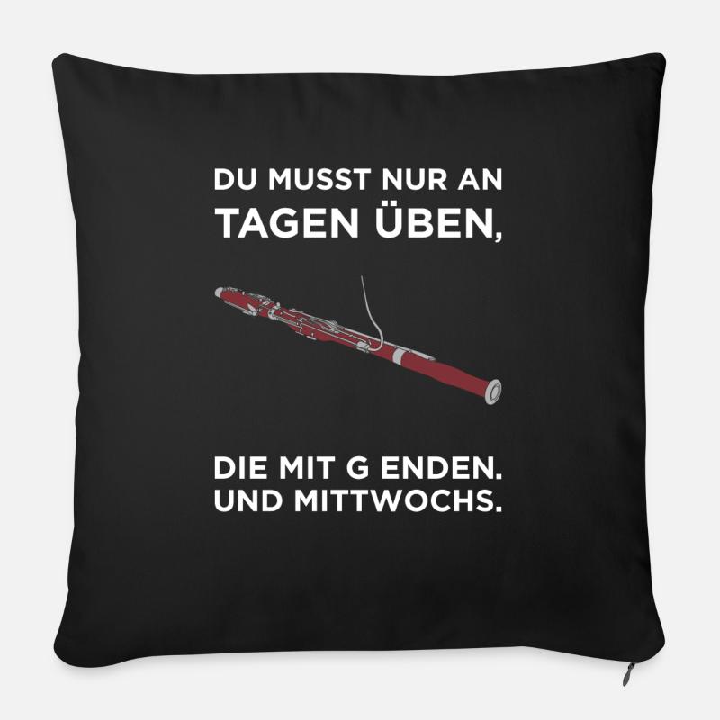 You only need to practice on the days that end - Sofakissenbezug 45 x 45 cm - Schwarz