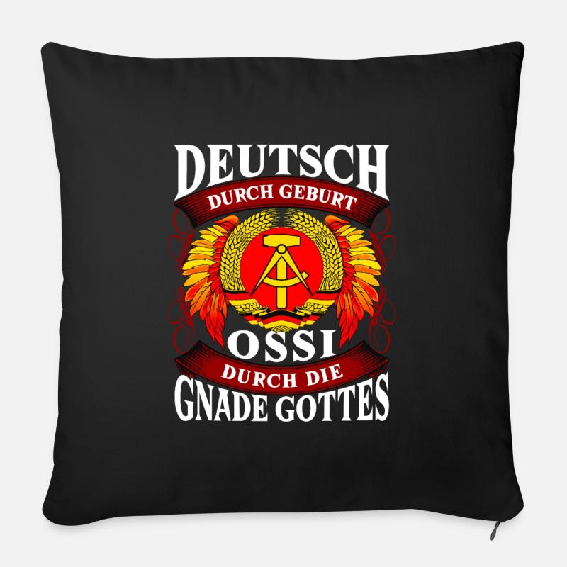Ossi durch die Gnade Gottes – Stolze DDR Herkunft - Sofakissenbezug 45 x 45 cm - Schwarz