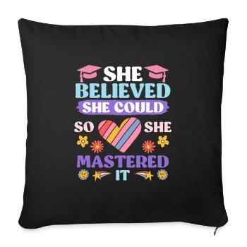 Elle a maîtrisé le Master - Housse de coussin décorative 45 x 45 cm - noir - Devant