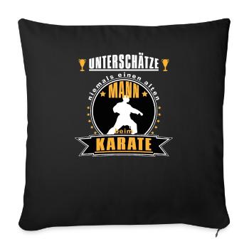 Alter Mann beim Karate Geschnkidee für Opa - Sofakissenbezug 45 x 45 cm - Schwarz - Vorne