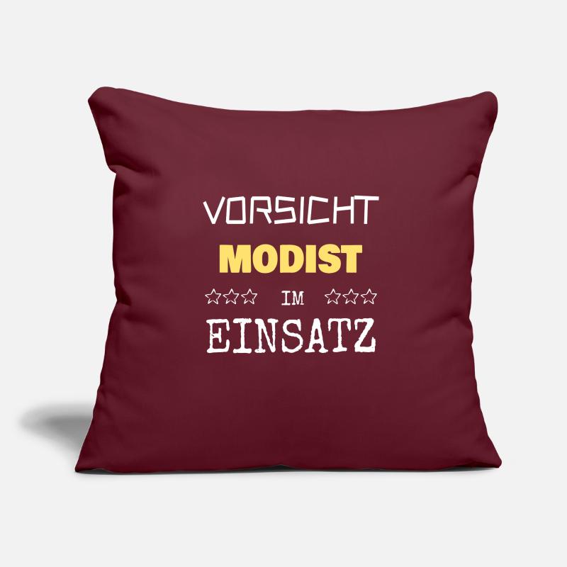 Modist als Berufung Sofakissenbezug 45 x 45 cm
