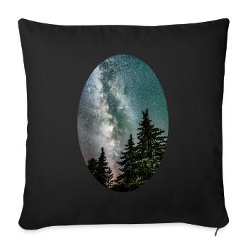 Voie lactée entre les épicéas de la forêt - Housse de coussin décorative 45 x 45 cm - noir - Devant