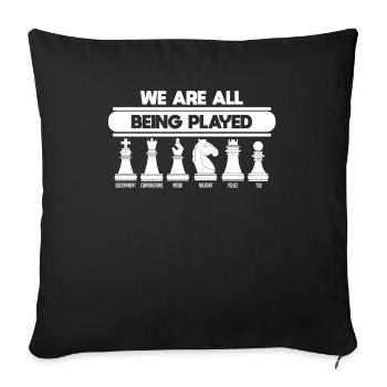Les échecs sont joués toutes les pièces d’échecs du gouvernement - Housse de coussin décorative 45 x 45 cm - noir - Devant