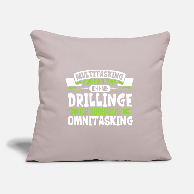 Multitasking kann jeder - Vater von Drillingen Sofakissenbezug 45 x 45 cm