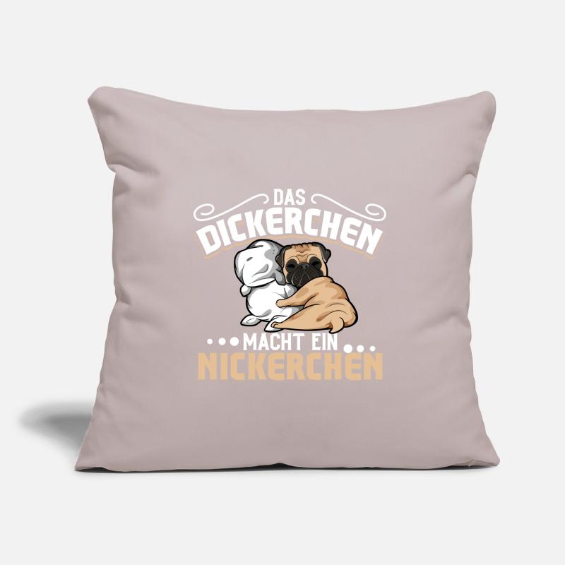 Mops - Das Dickerchen macht ein Nickerchen Sofakissenbezug 45 x 45 cm