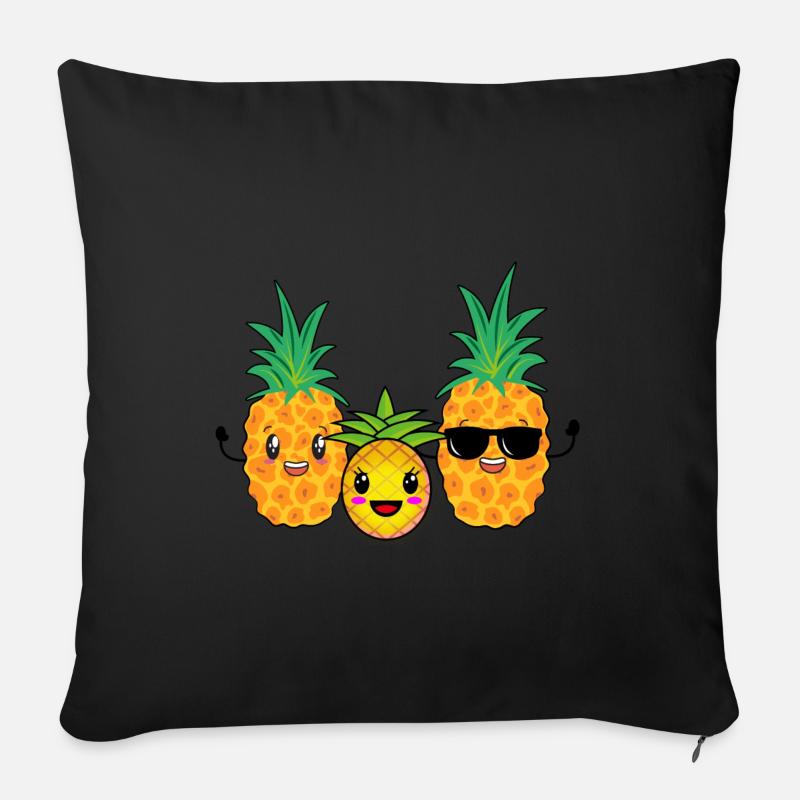 Ananas Familie im Urlaub - Sofakissenbezug 45 x 45 cm - Schwarz
