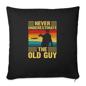 Never Underestimate The Old Guy Disc Golf Vintage - Sofa pillowcase 17,3'' x 17,3'' (45 x 45 cm) - black - Front