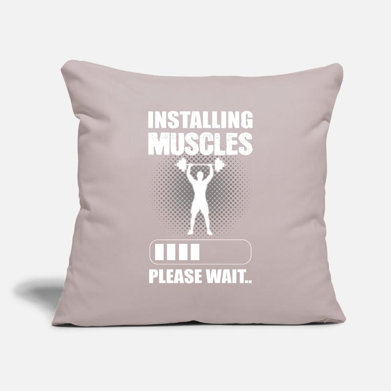 Installing Muscles Please Wait Bodybuilder Sofakissenbezug 45 x 45 cm