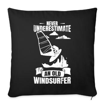 Ne sous-estimez jamais un vieux véliplanchiste - Housse de coussin décorative 45 x 45 cm - noir - Devant