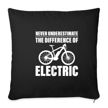 Never Underestimate The Difference Of Electric - Sofakissenbezug 45 x 45 cm - Schwarz - Vorne