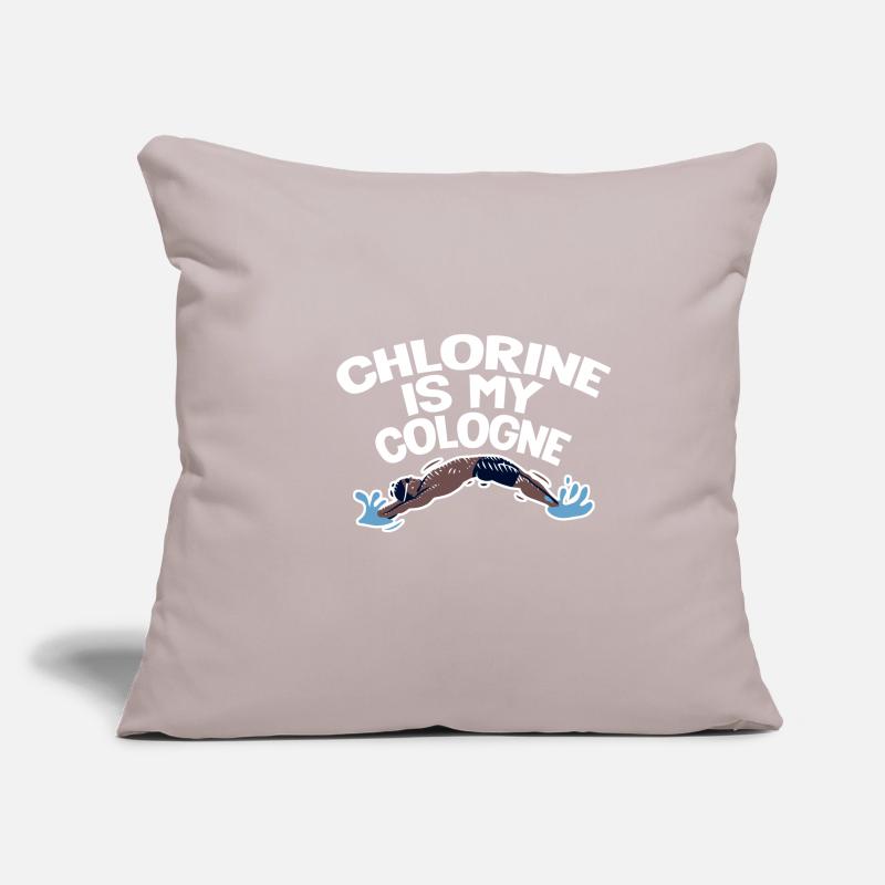 Le chlore est mon eau de Cologne 4 Housse de coussin décorative 45 x 45 cm