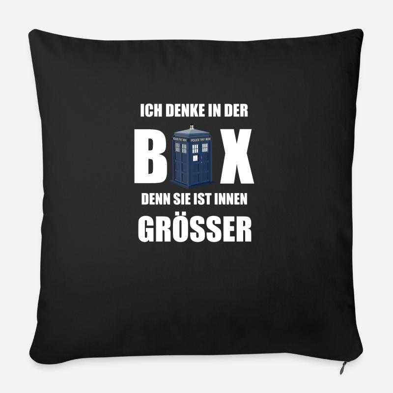 Sie ist innen grösser - Sofakissenbezug 45 x 45 cm - Schwarz