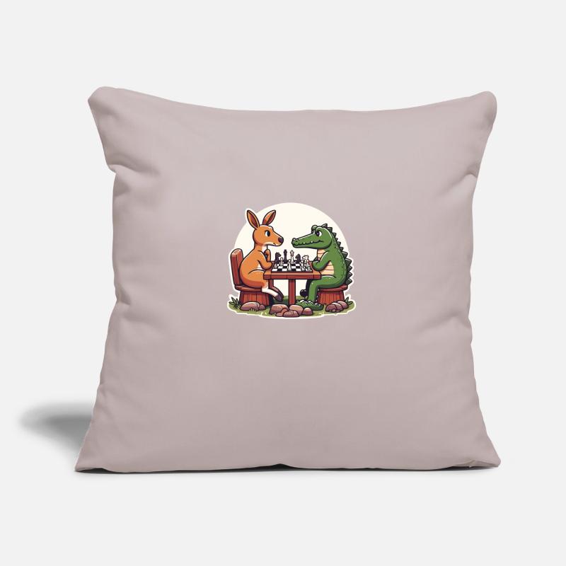 Känguru vs. Krokodil: Ein lustiges Schachdesign Sofakissenbezug 45 x 45 cm