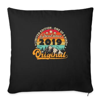 Vintage Born 2019 Birthday Gift. - Sofa pillowcase 17,3'' x 17,3'' (45 x 45 cm) - black - Front