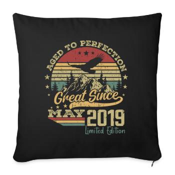 5 years old Aged to Perfection born in May 2019 - Sofa pillowcase 17,3'' x 17,3'' (45 x 45 cm) - black - Front