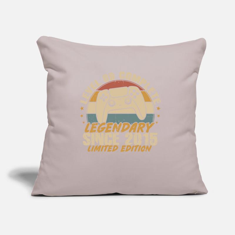Level 9 Complete Legendary since 2015 Sofa pillowcase 17,3'' x 17,3'' (45 x 45 cm)