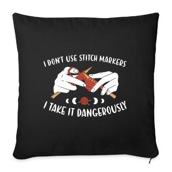 Ne pas tricoter dangereusement avec des marqueurs de point - Housse de coussin décorative 45 x 45 cm - noir - Devant