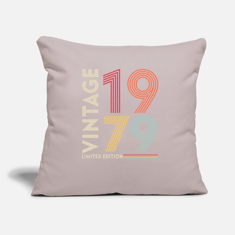 Année de construction 1979 | Édition limitée 1979 | Langue source Housse de coussin décorative 45 x 45 cm