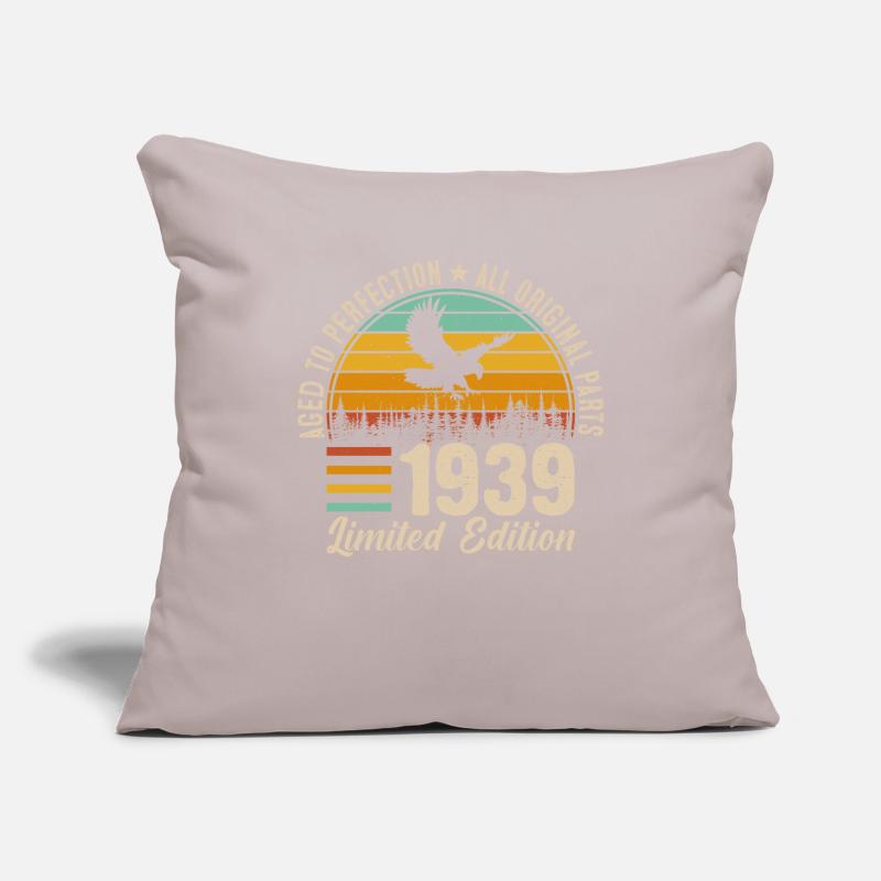 1939 - A legendary year Sofa pillowcase 17,3'' x 17,3'' (45 x 45 cm)
