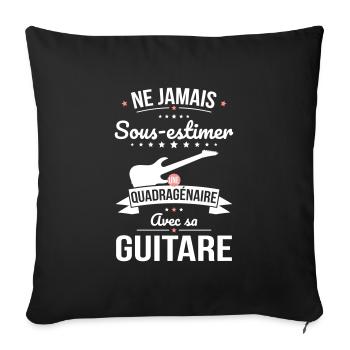 Sous-estimer une quadragénaire avec sa guitare - Housse de coussin décorative 45 x 45 cm - noir - Devant