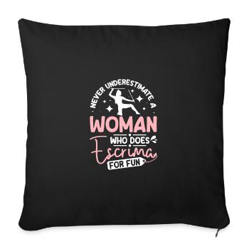 Ne sous-estimez jamais une femme qui fait de l’escrima - Housse de coussin décorative 45 x 45 cm - noir - Devant