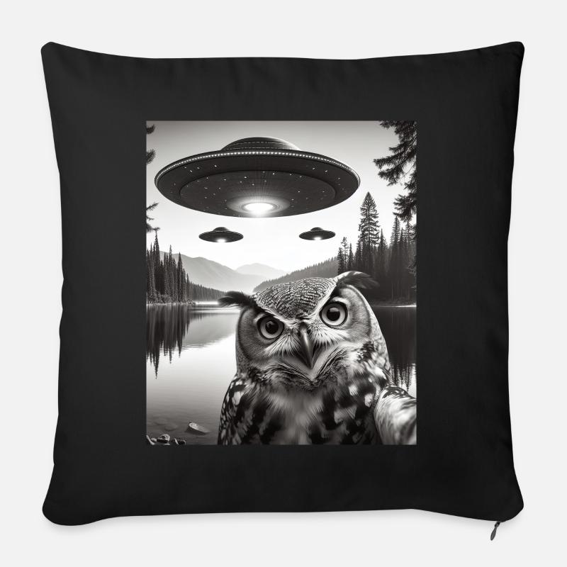 Lustiges grafisches Eulen-Selfie mit UFOs seltsam - Sofakissenbezug 45 x 45 cm - Schwarz