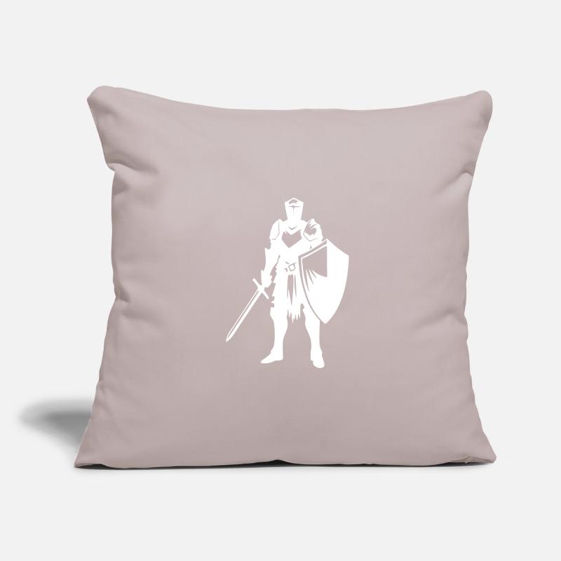 Noble chevalier avec bouclier et épée Housse de coussin décorative 45 x 45 cm