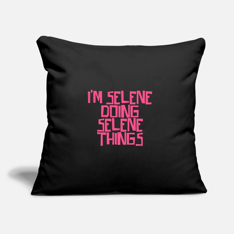 I'm Selene doing Selene things Sofakissenbezug 45 x 45 cm
