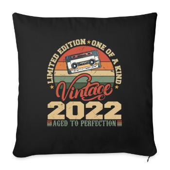 Vintage 2022 Retro Birthday Gift 2022 - Sofa pillowcase 17,3'' x 17,3'' (45 x 45 cm) - black - Front