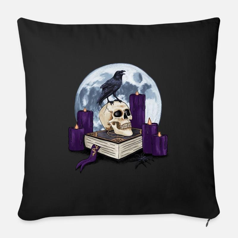 Livre de sorcière avec crâne et corbeau à la pleine lune - Housse de coussin décorative 45 x 45 cm - noir