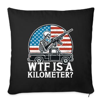 WTF ist ein Skelettgewehr unter amerikanischer Flagge - Sofakissenbezug 45 x 45 cm - Schwarz - Vorne