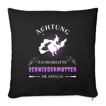 Schwiegermutter Hexe am Besen mit Katze im Anflug - Sofakissenbezug 45 x 45 cm - Schwarz - Vorne