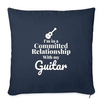 Strumming Love: Une connexion de guitare engagée - Housse de coussin décorative 45 x 45 cm - bleu marine - Devant