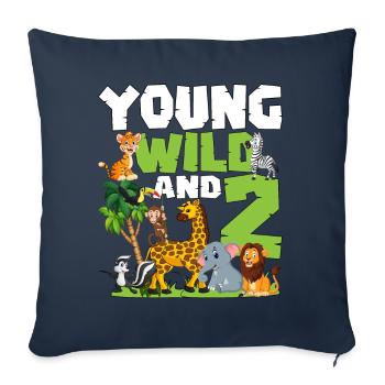 Jeune Sauvage et 2 | Anniversaire sur le thème des animaux safari - Housse de coussin décorative 45 x 45 cm - bleu marine - Devant