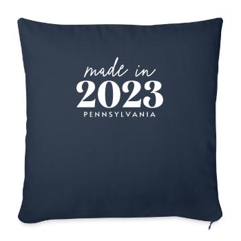 Fabriqué en 2023 en Pennsylvanie. Fête d’anniversaire mignonne - Housse de coussin décorative 45 x 45 cm - bleu marine - Devant