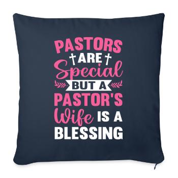 L’épouse du pasteur bénit le chef de l’église chrétienne - Housse de coussin décorative 45 x 45 cm - bleu marine - Devant