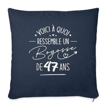 Bogosse 47 ans Cadeau Humour Anniversaire 47 ans - Housse de coussin décorative 45 x 45 cm - bleu marine - Devant