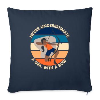Ne sous-estimez jamais une fille avec un arc de tir à l’arc - Housse de coussin décorative 45 x 45 cm - bleu marine - Devant