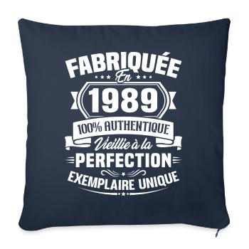 Fabriquée en 1989 - Cadeau d'anniversaire 34 ans - Housse de coussin décorative 45 x 45 cm - bleu marine - Devant