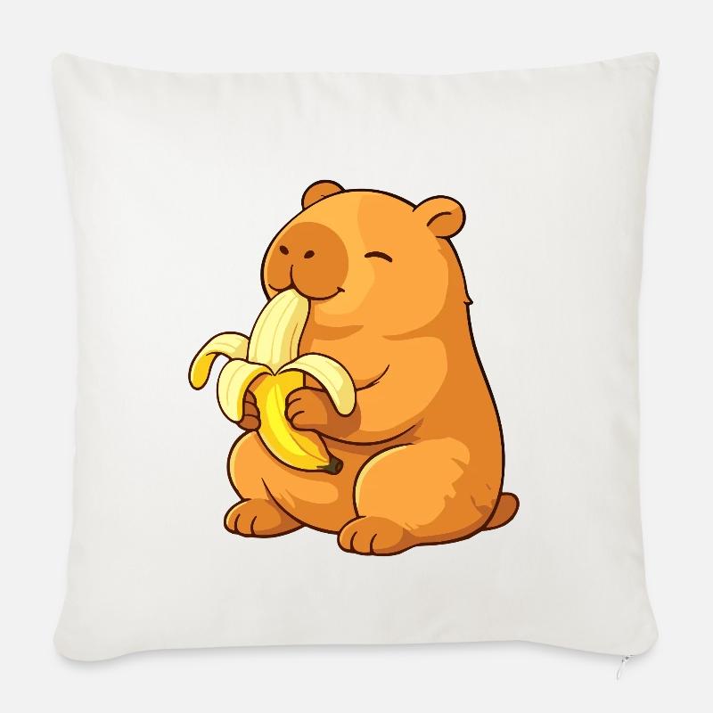 Lächelnder Capybara isst Banane - Sofakissenbezug 45 x 45 cm - Naturweiß 