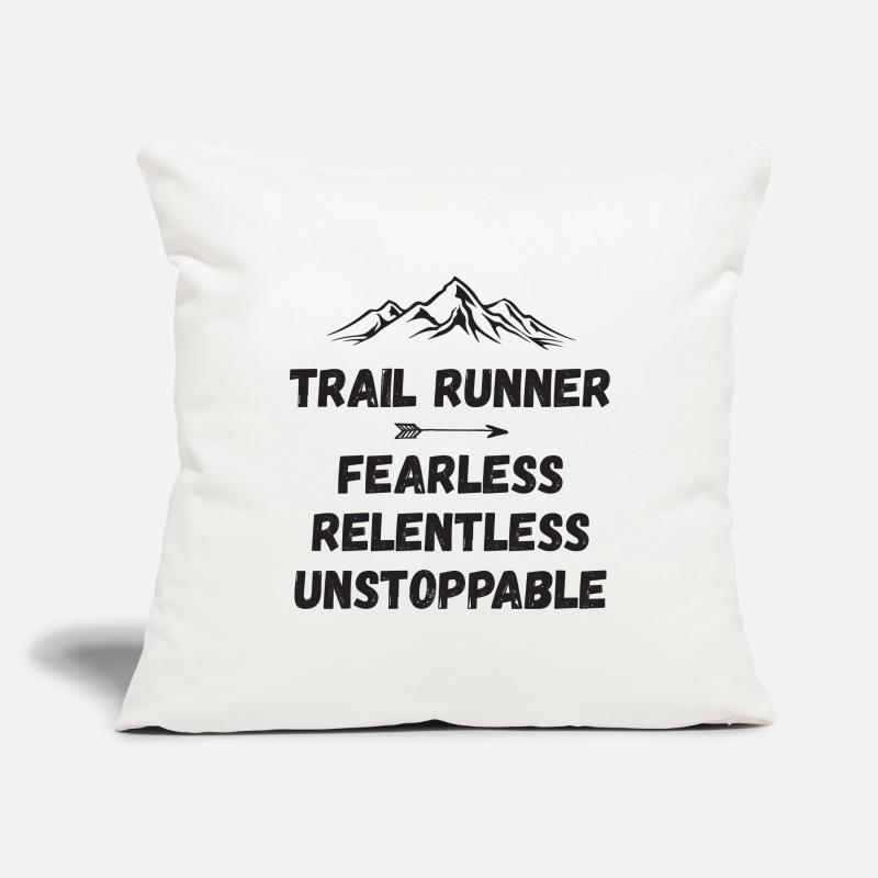 Trail Runner - Intrépide. Implacable. Imparable. Housse de coussin décorative 45 x 45 cm