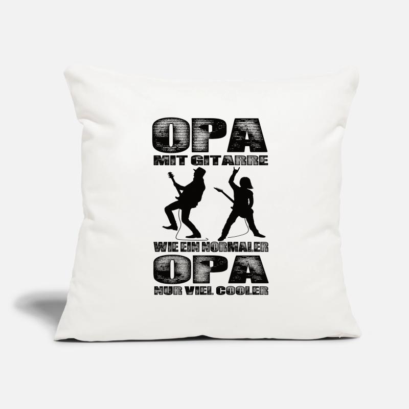 Papy avec une guitare comme un papi normal, mais en plus cool Housse de coussin décorative 45 x 45 cm